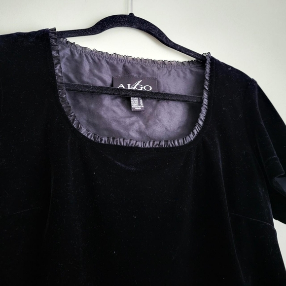 Vintage Black Velvet Square Neck Top - Picture 3 of 4